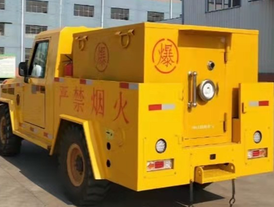 神湾镇凯龙爆破器材运输车：保障爆破任务的安全运行